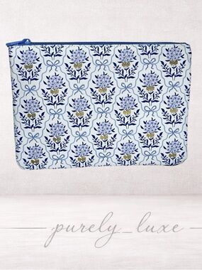Blue Floral Pattern Zip Pouch 10x7